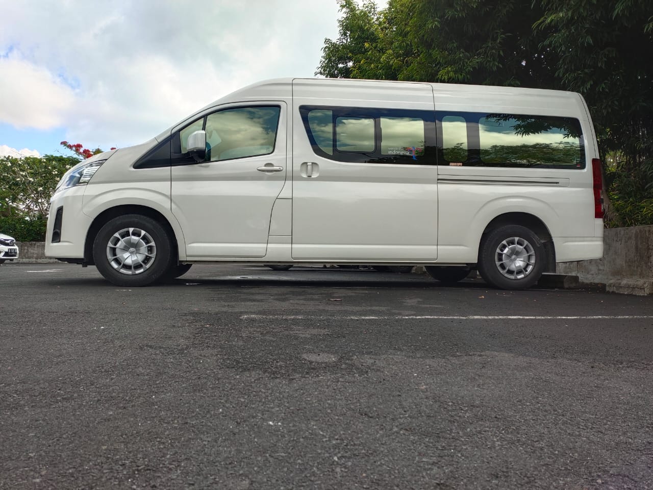 Hiace Premio Interior